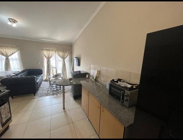 1 BEDROOM APARTMENT FOR SALE IN BRAAMFONTEIN WERF